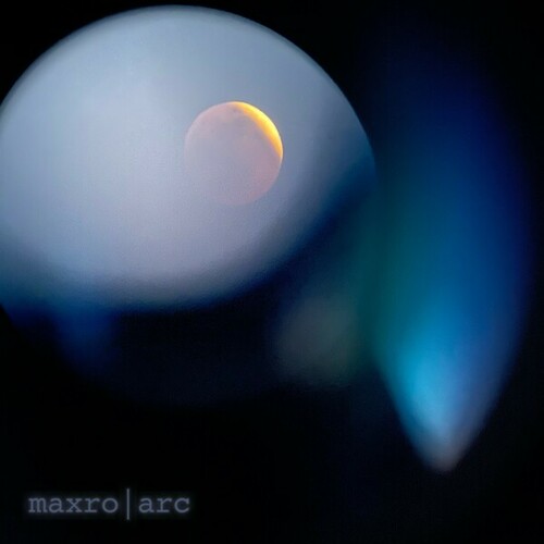 Maxro, Oine-Arc