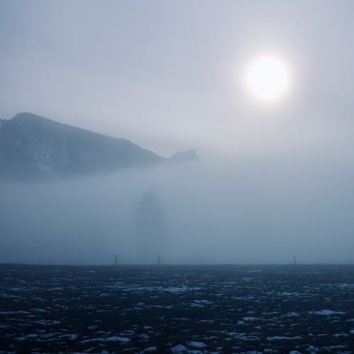 Landschaft im Nebel