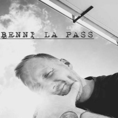 Benni La Pass-Overacting