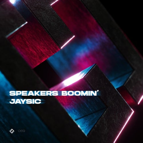 JaySic-Speakers Boomin'