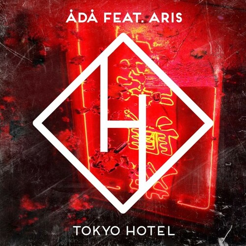 Aris, Ådå-Tokyo Hotel